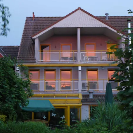 Und In Der Alten Tischlerei
